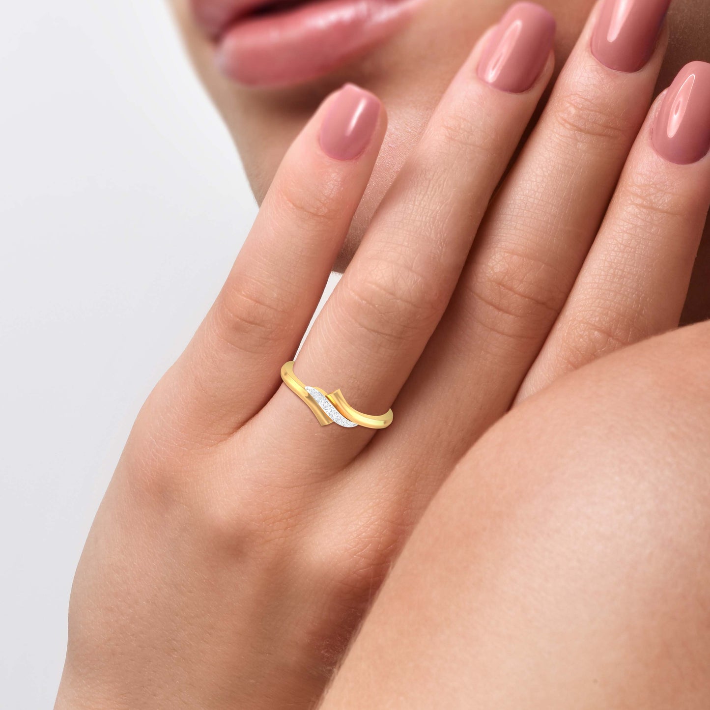 Magic Modern Twist Sparkling Diamond Ring