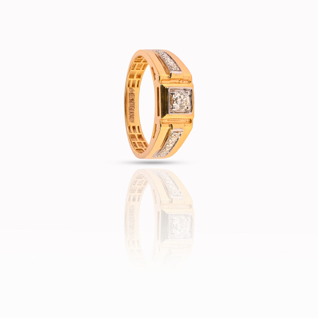 Magic Traditional Shimmering Diamond Ring