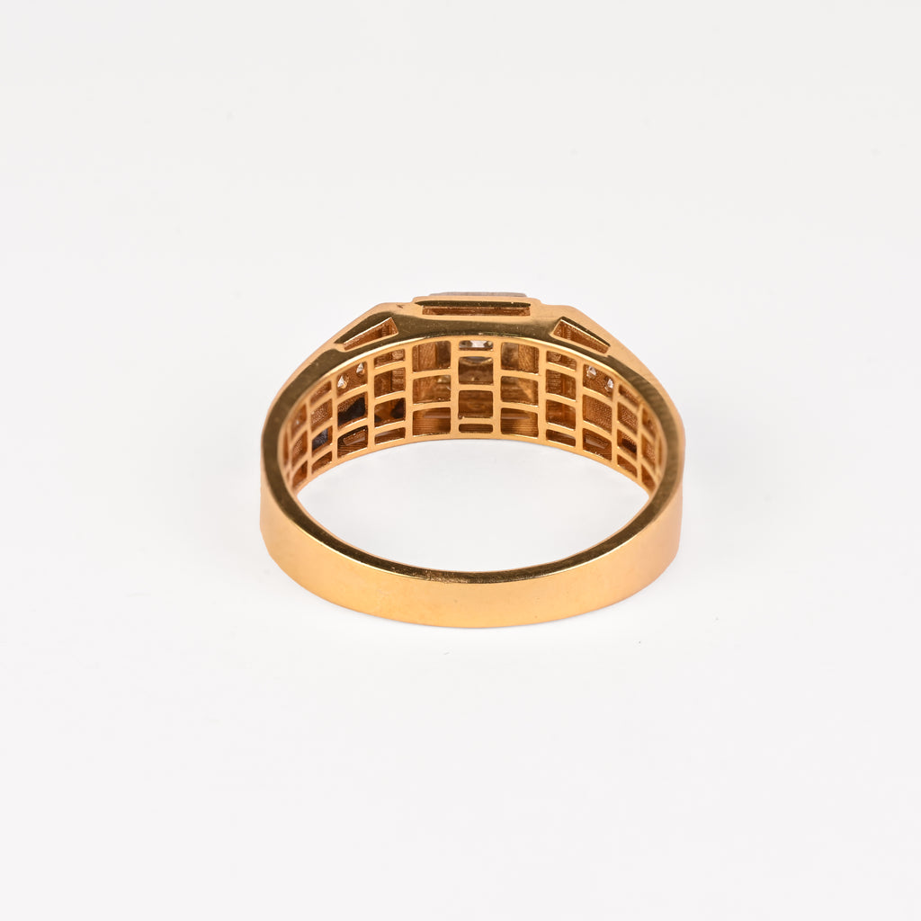 Magic Traditional Shimmering Diamond Ring