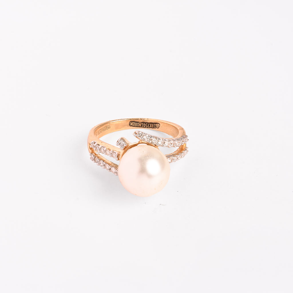 Magic Unflappable Pearl Studded Gold Ring