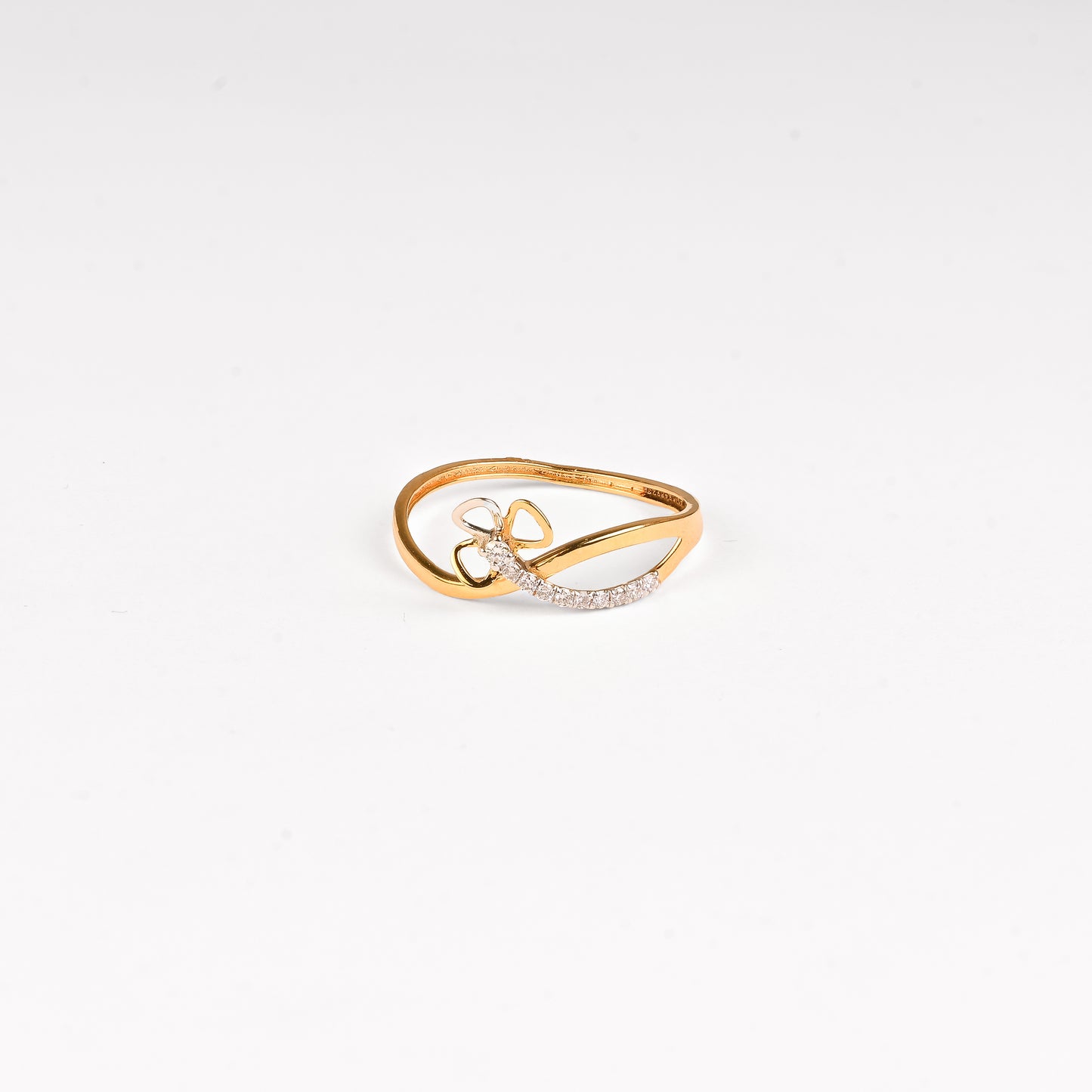 Magic Devine Tripetal Ring