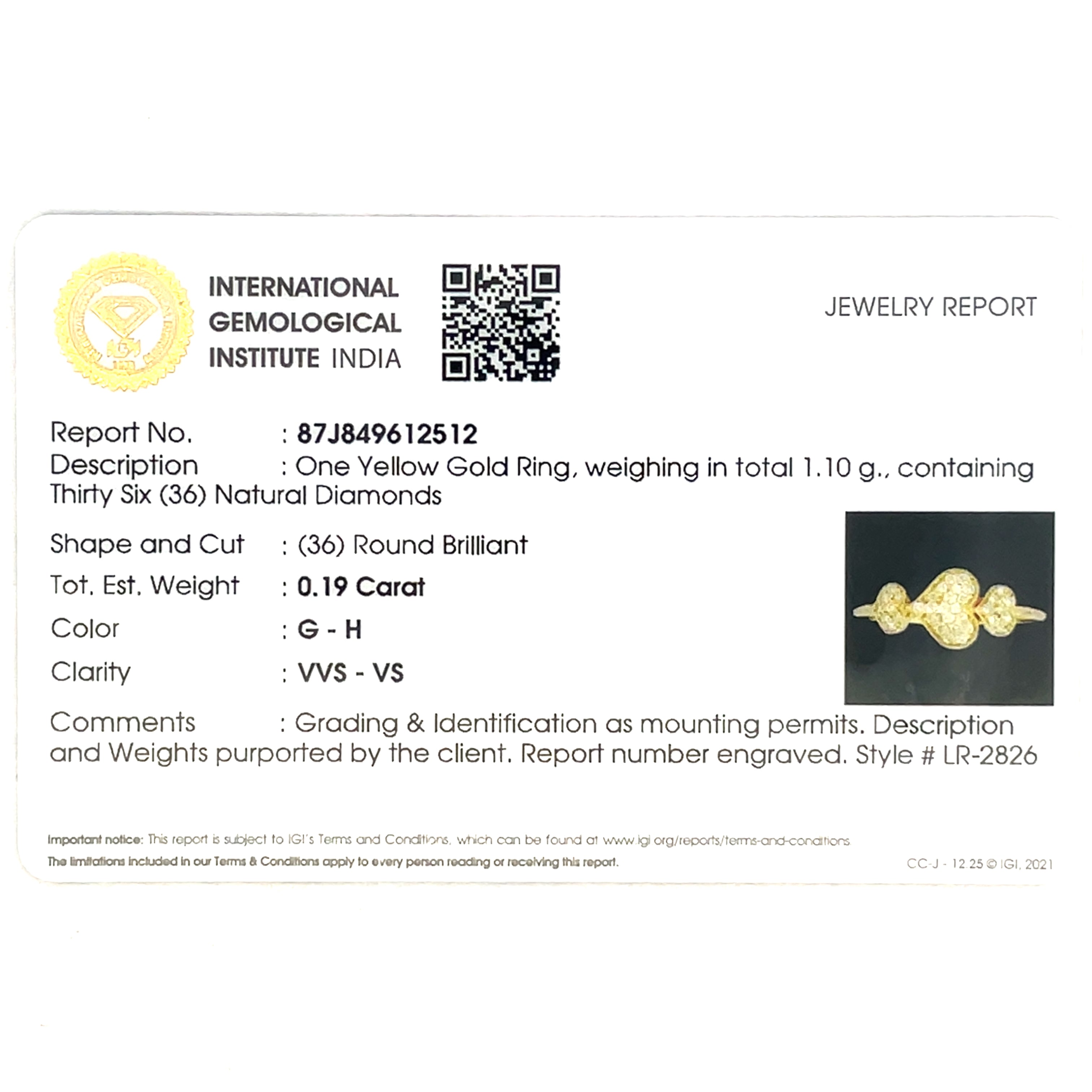 Yellow Gold ringe with Heart-Shaped Diamond Accents