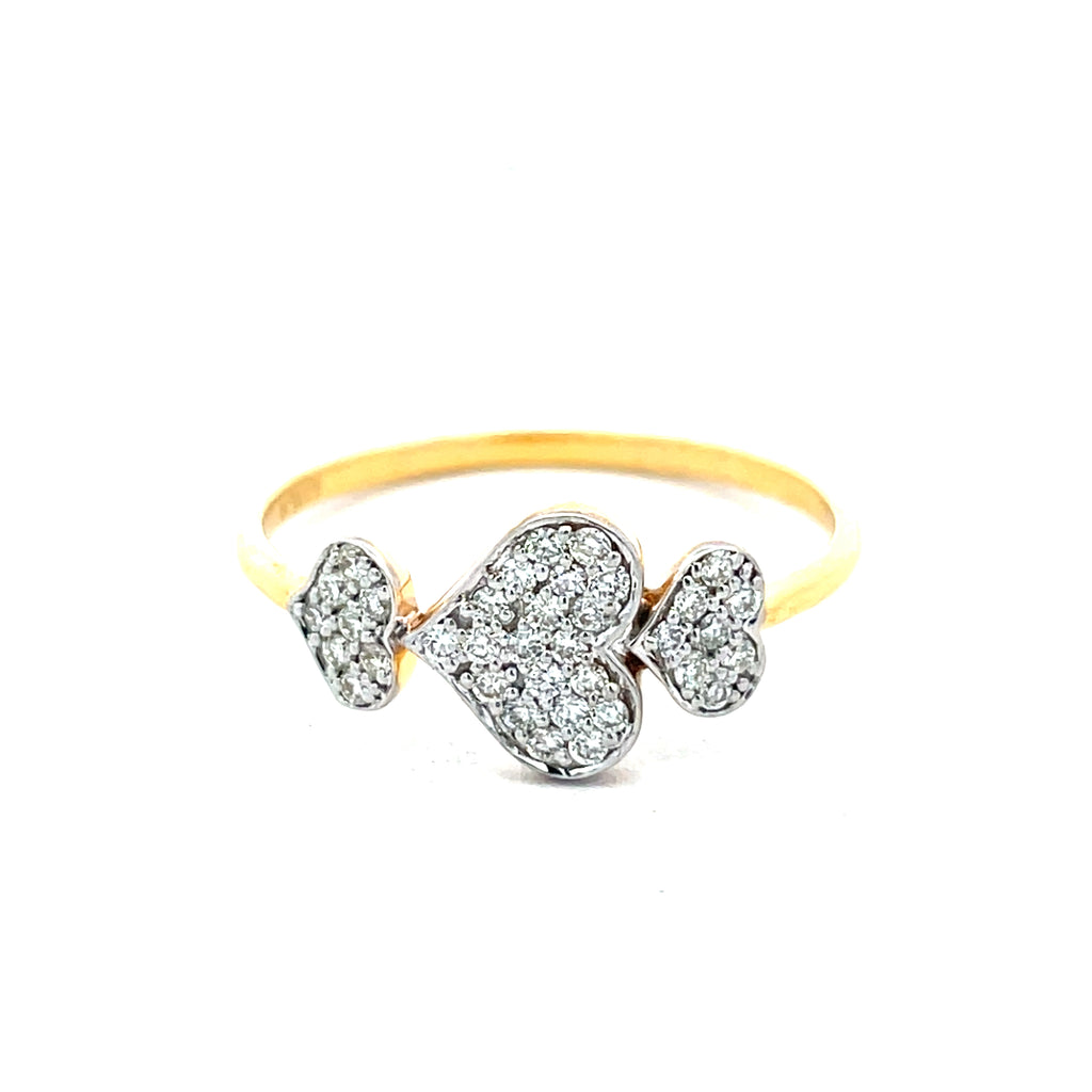 Yellow Gold ringe with Heart-Shaped Diamond Accents