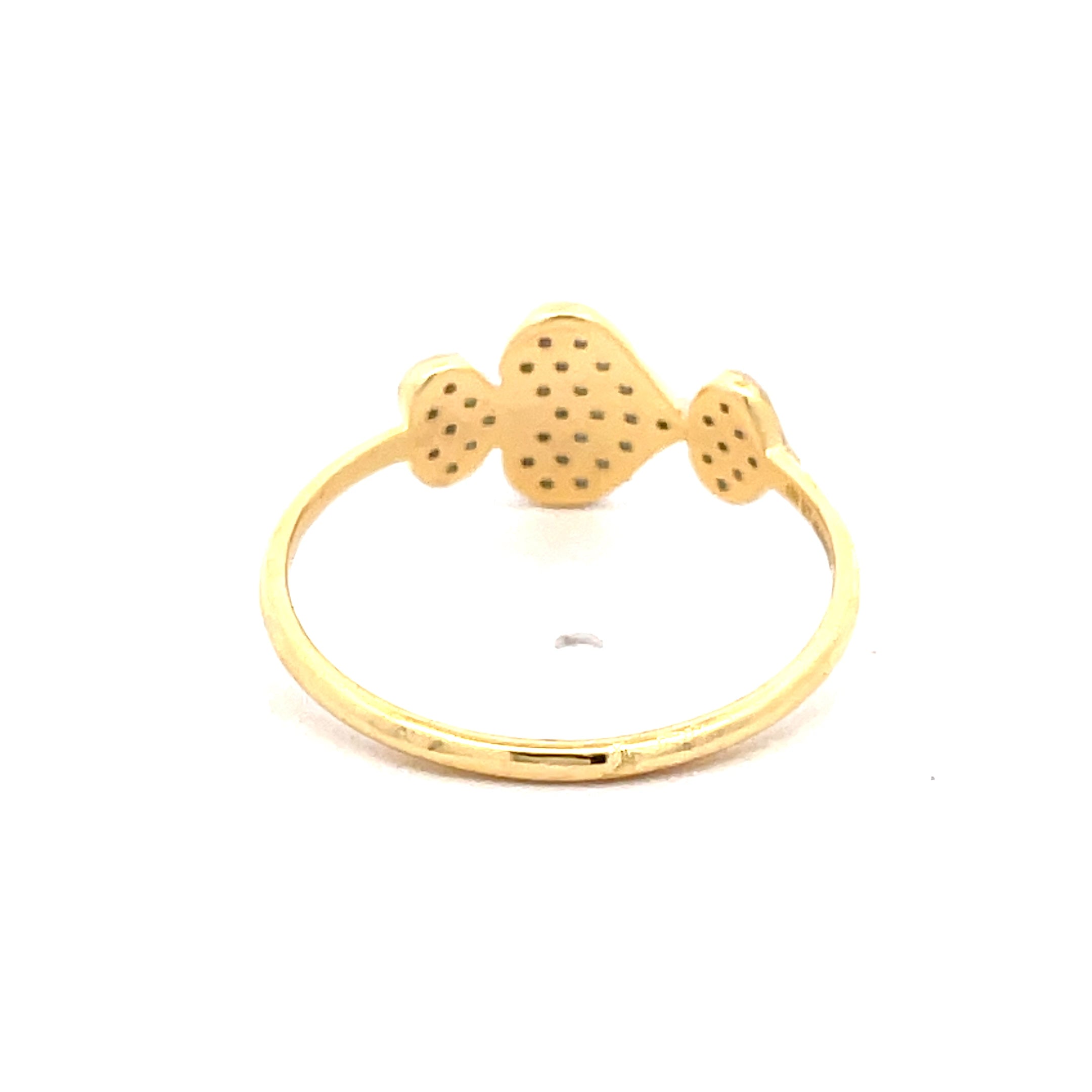Yellow Gold ringe with Heart-Shaped Diamond Accents