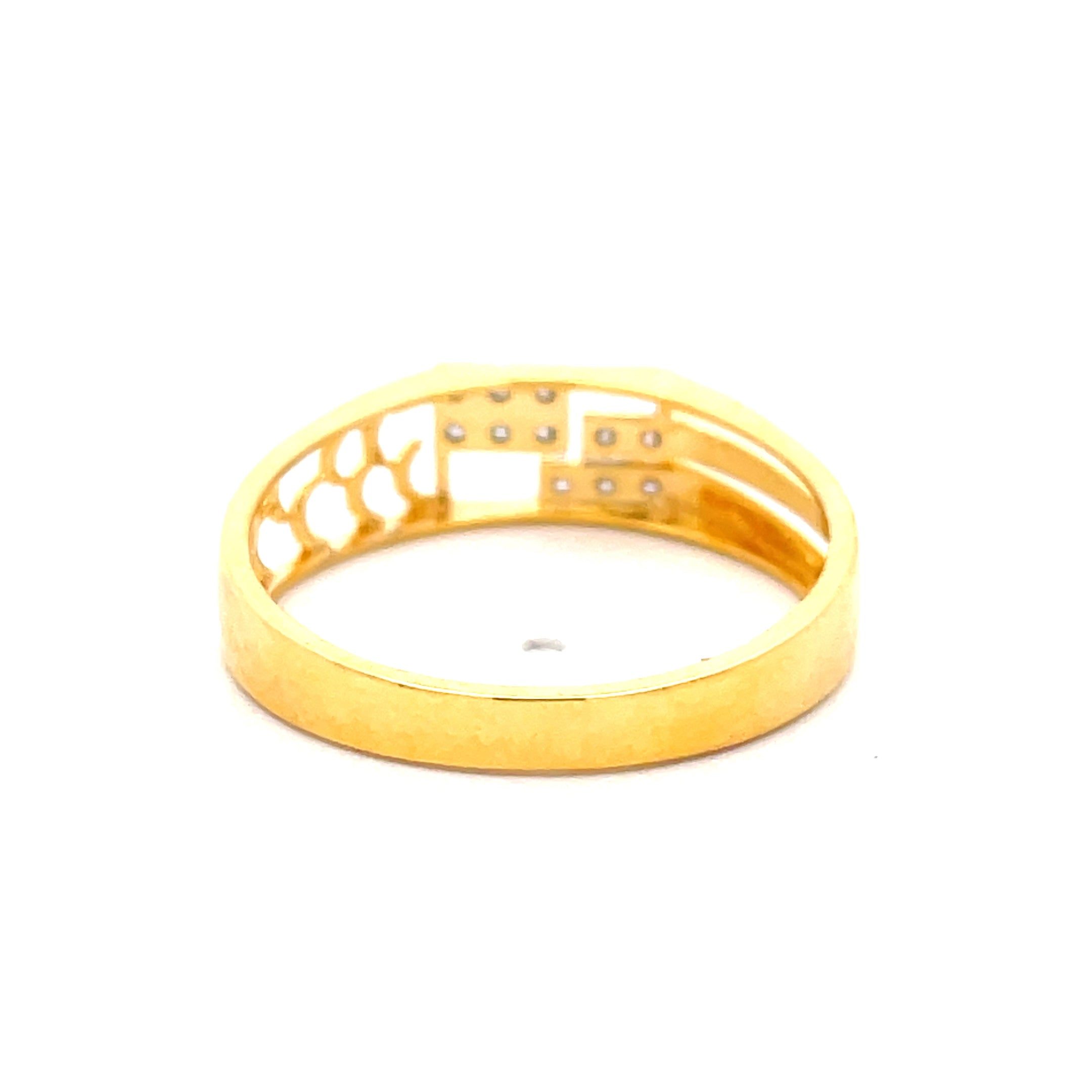 Yellow Gold Multi-Stone Ring with Round Brilliant Diamonds