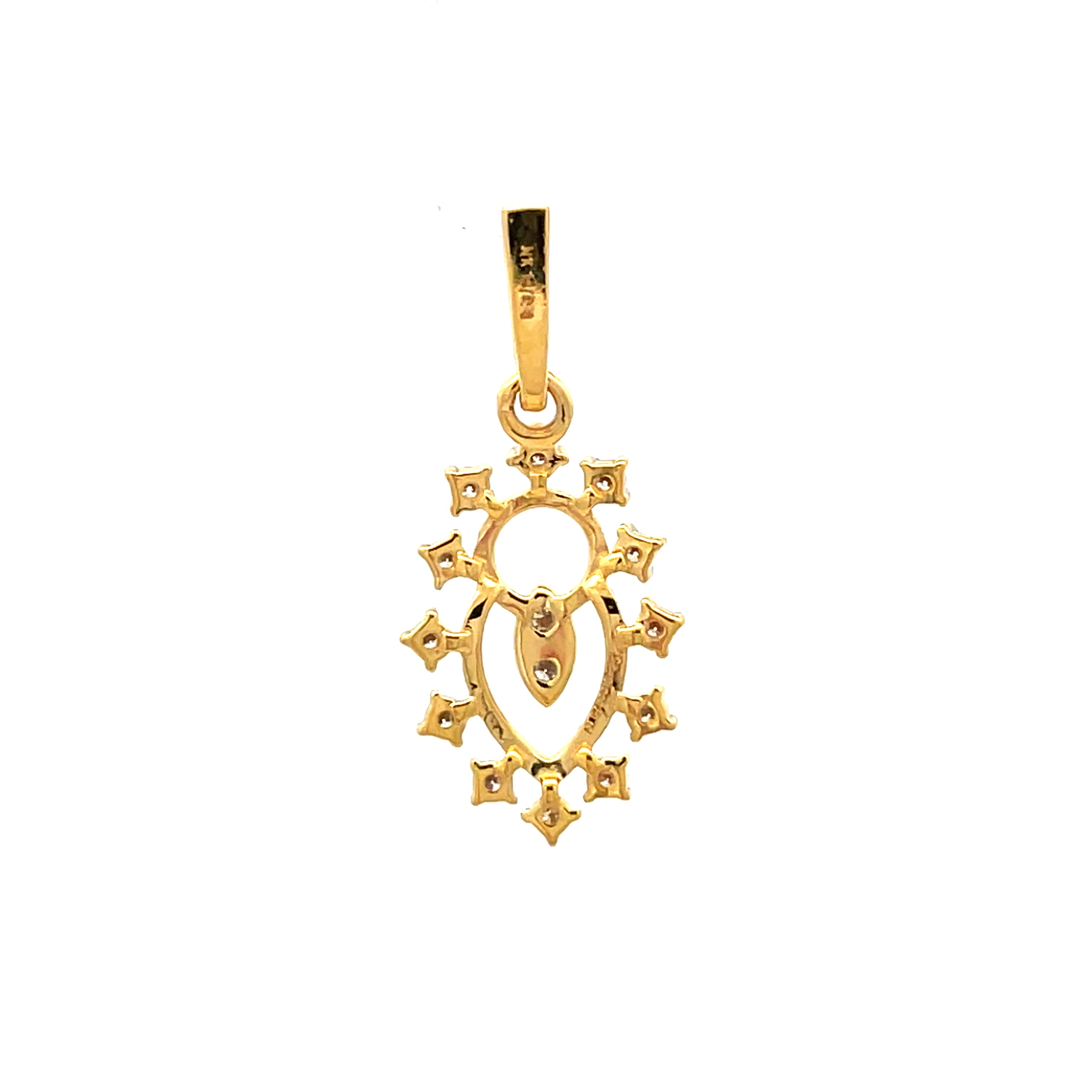 Round Brilliant Diamond Floral Cluster Pendant in Yellow Gold