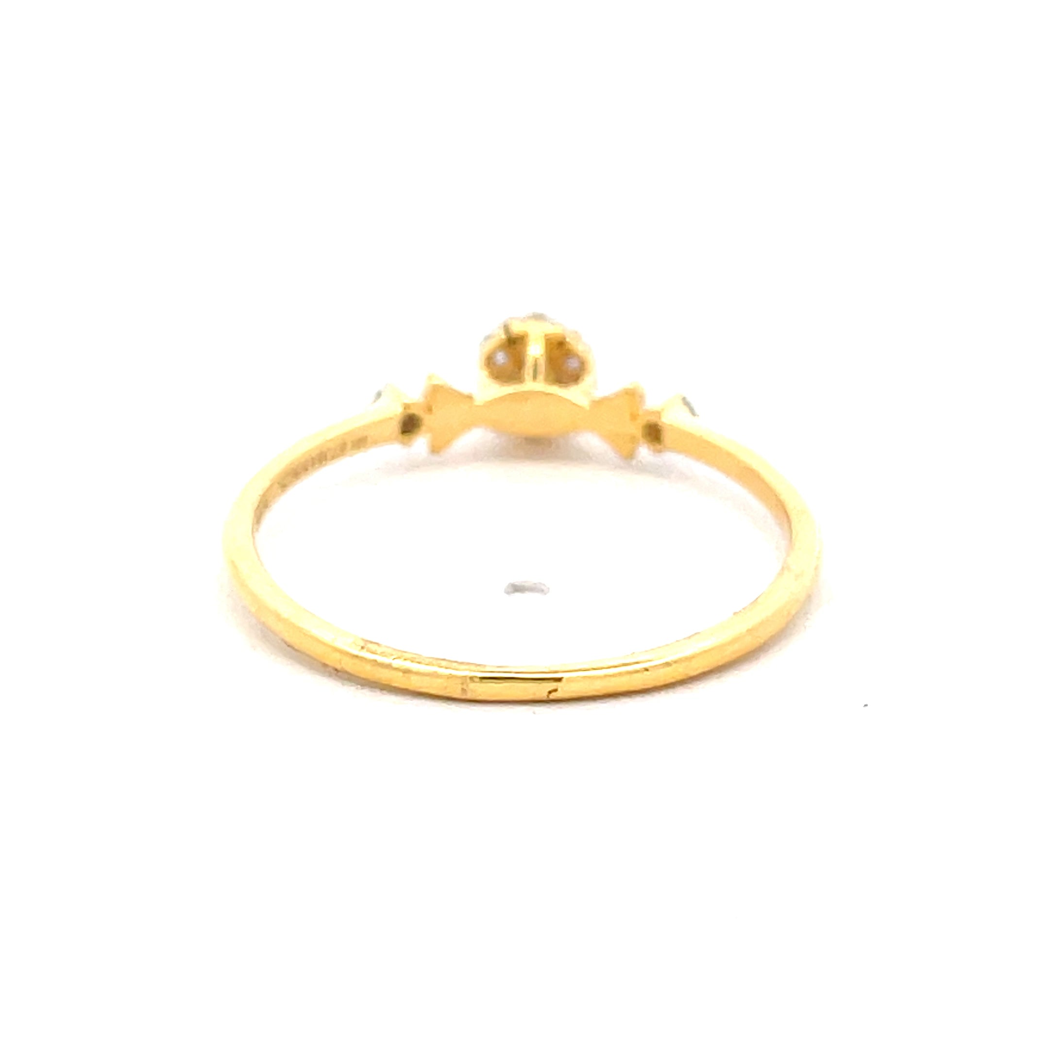 Yellow Gold Multistone Ring with Round Brilliant Diamonds