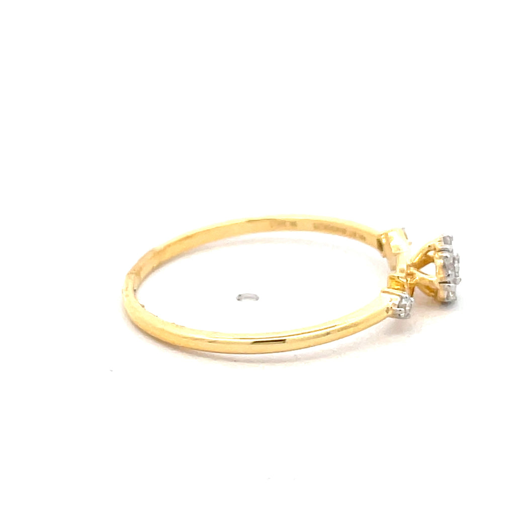 Yellow Gold Multistone Ring with Round Brilliant Diamonds