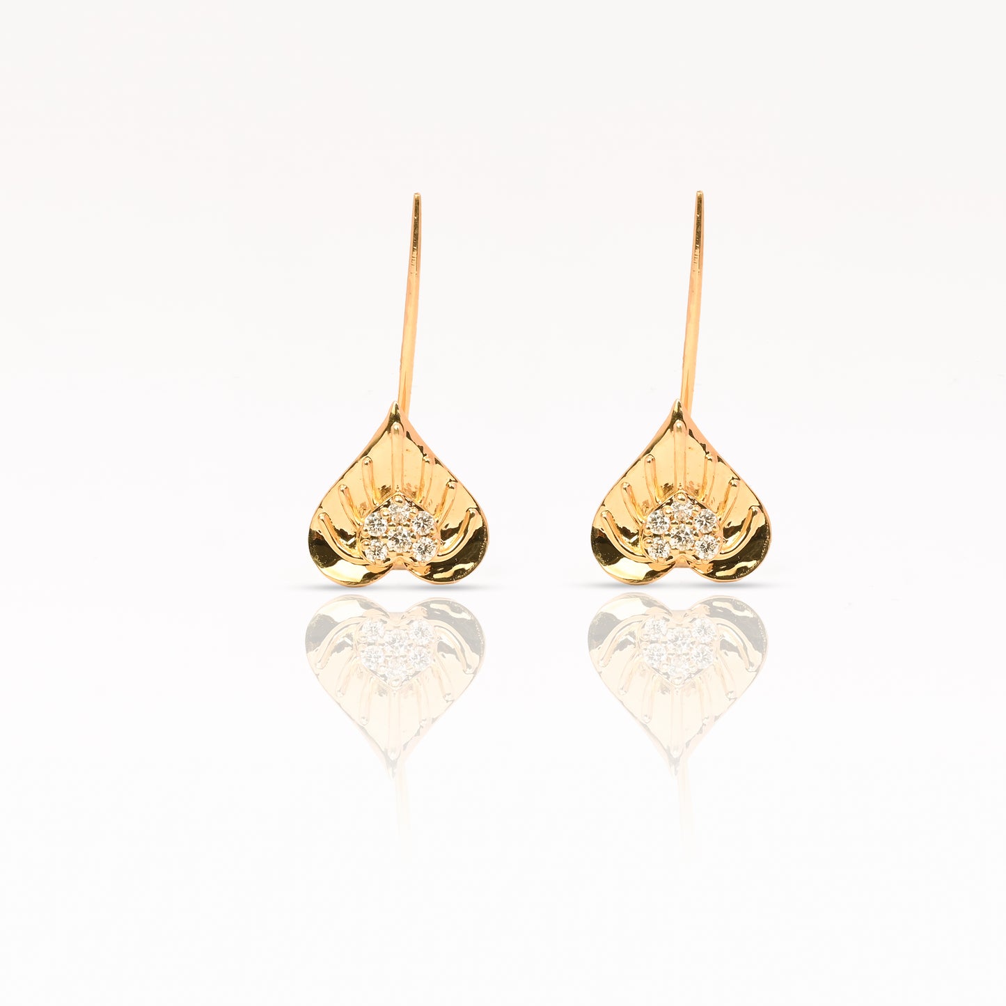 Magic Betel Leaves Sparkled Diamond Earrings