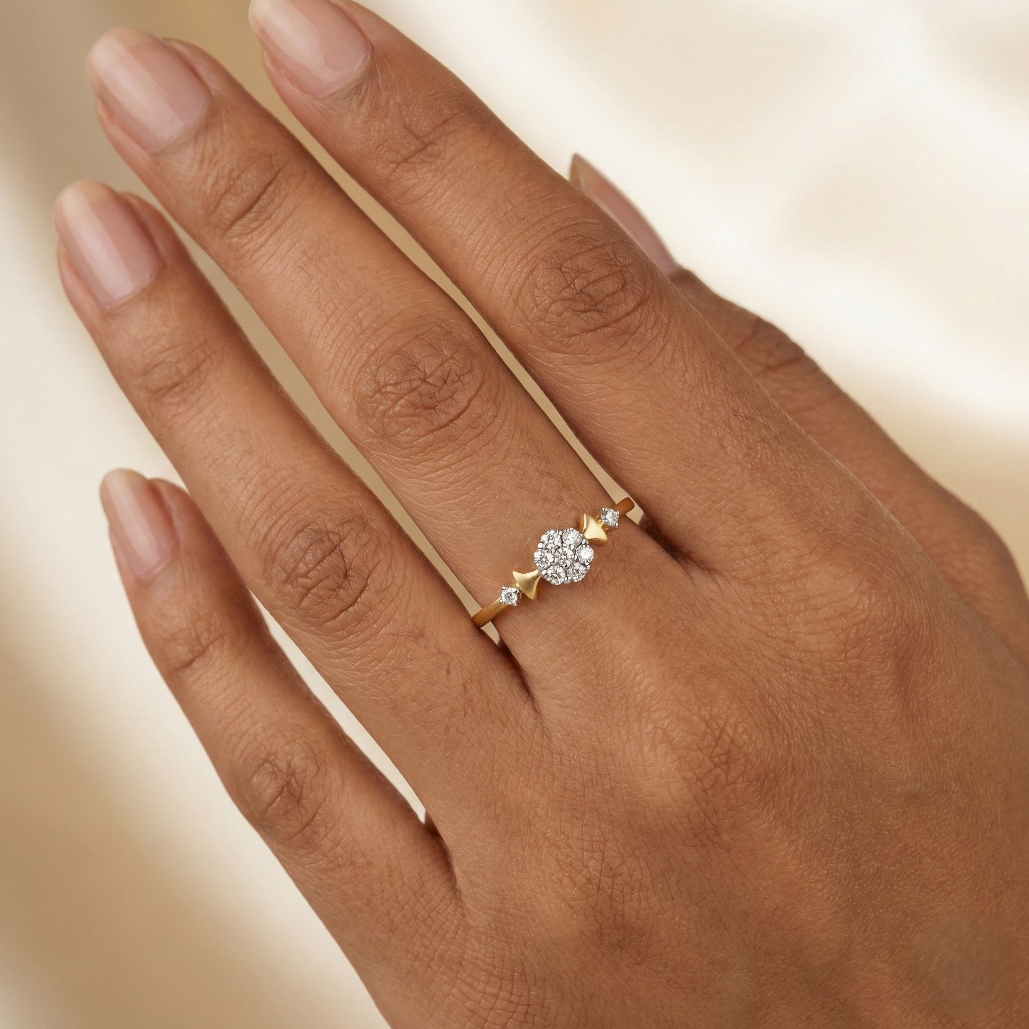 Yellow Gold Multistone Ring with Round Brilliant Diamonds